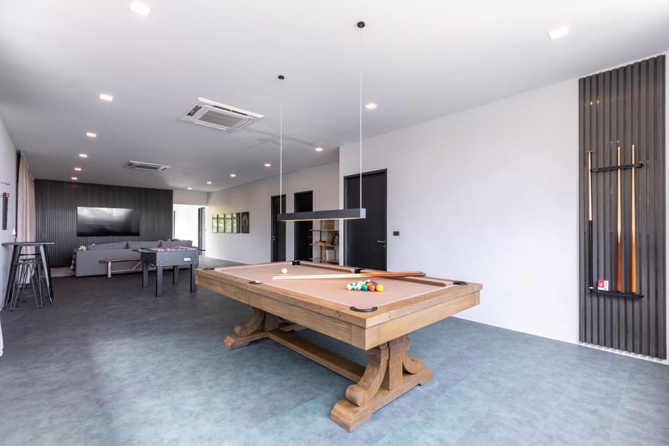 Billiard, Darts, Game Room, TV and multimedia, Family