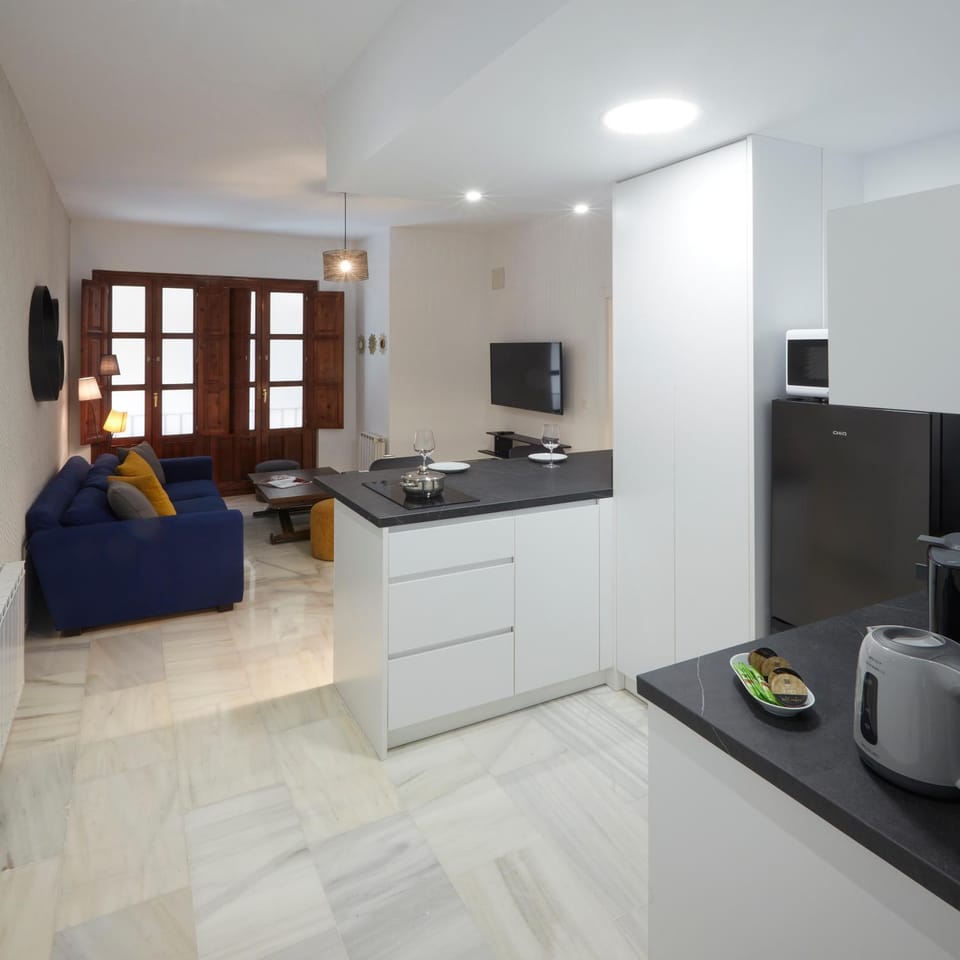 Communal lounge/ TV room, TV and multimedia, Kitchen or kitchenette, Living room