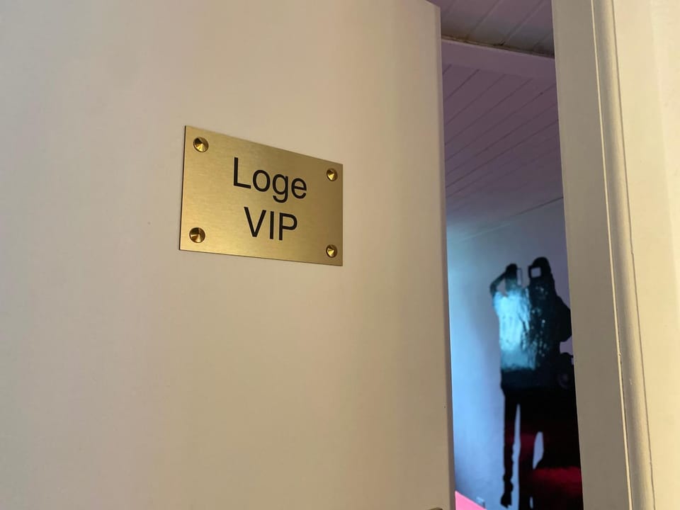 Logo/Certificate/Sign, Bedroom