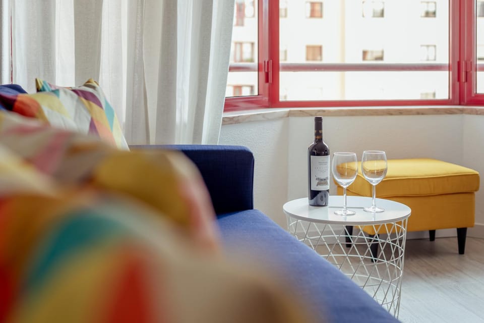 Elegant 3 bedroom apt - City centre - garage - metro Apartment in Lisbon