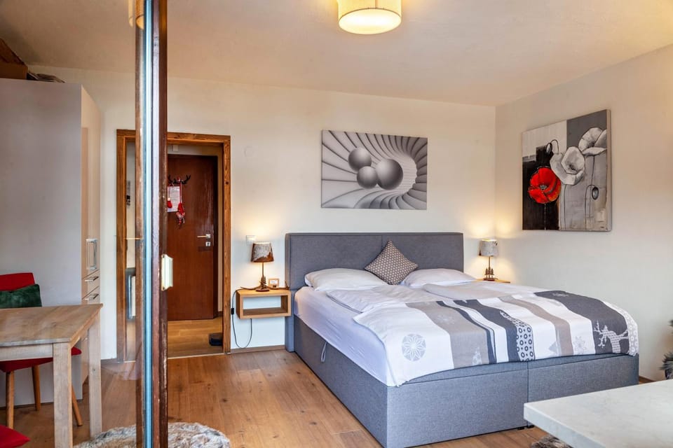 Living room, Bedroom