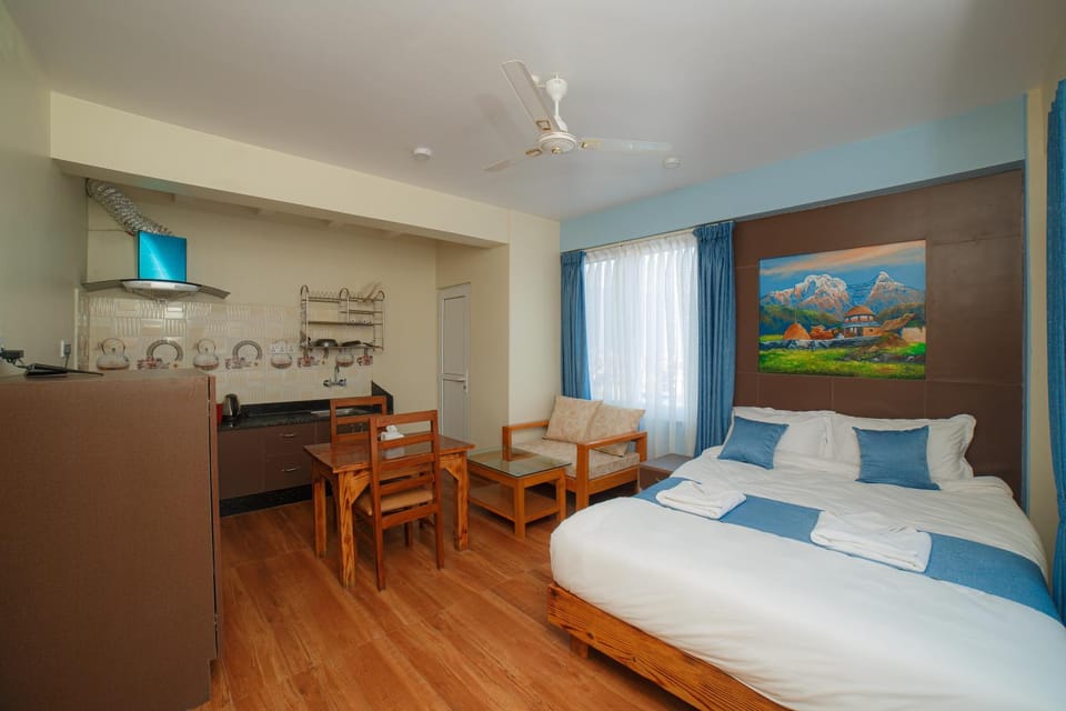 Kitchen or kitchenette, Bedroom