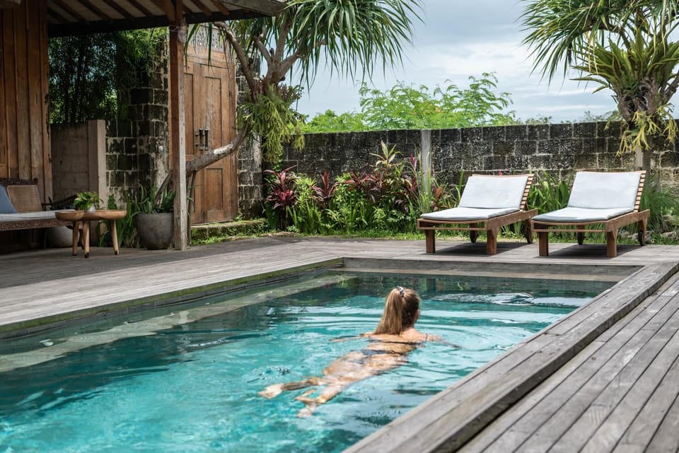 Swimming pool