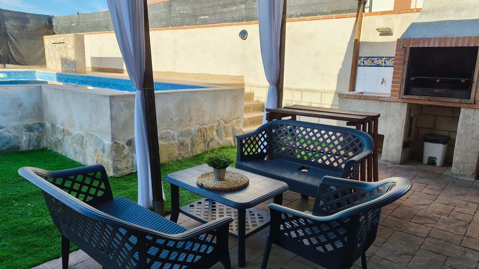 BBQ facilities, Swimming pool