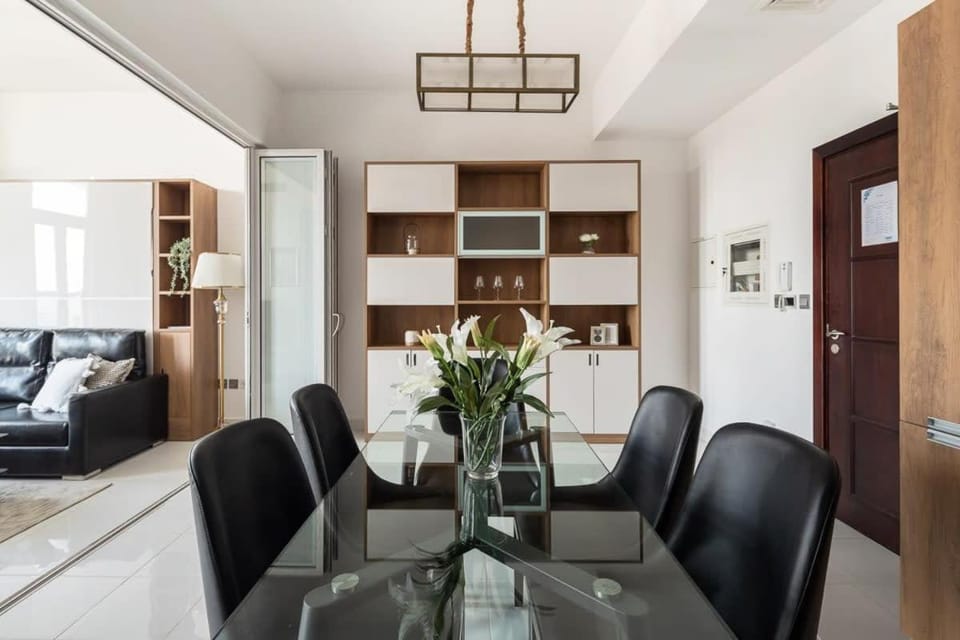 Frank Porter - Starz by Danube Apartment in Dubai