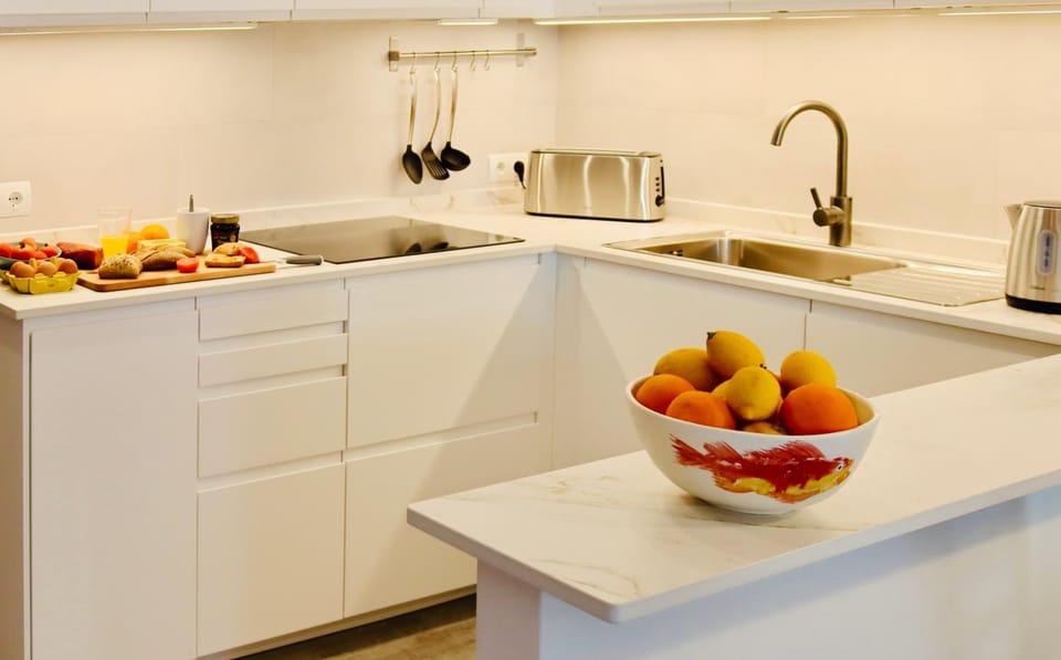 Coffee/tea facilities, Kitchen or kitchenette, Food and drinks, Food, minibar, stove, toaster
