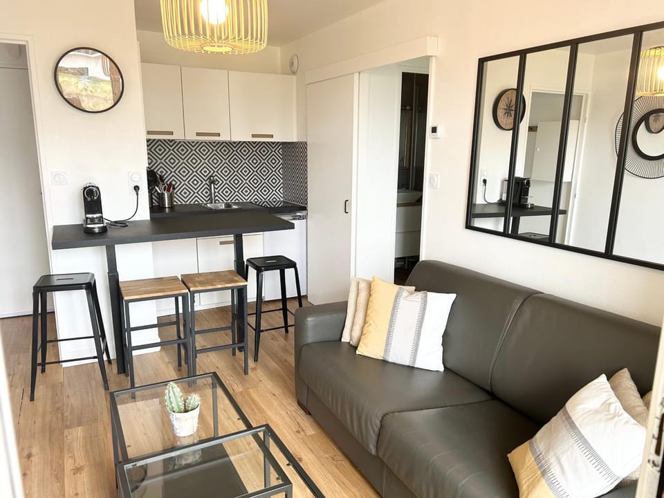 Cabourg-La mer à vos pieds et la thalasso à 50 m Apartment in Cabourg