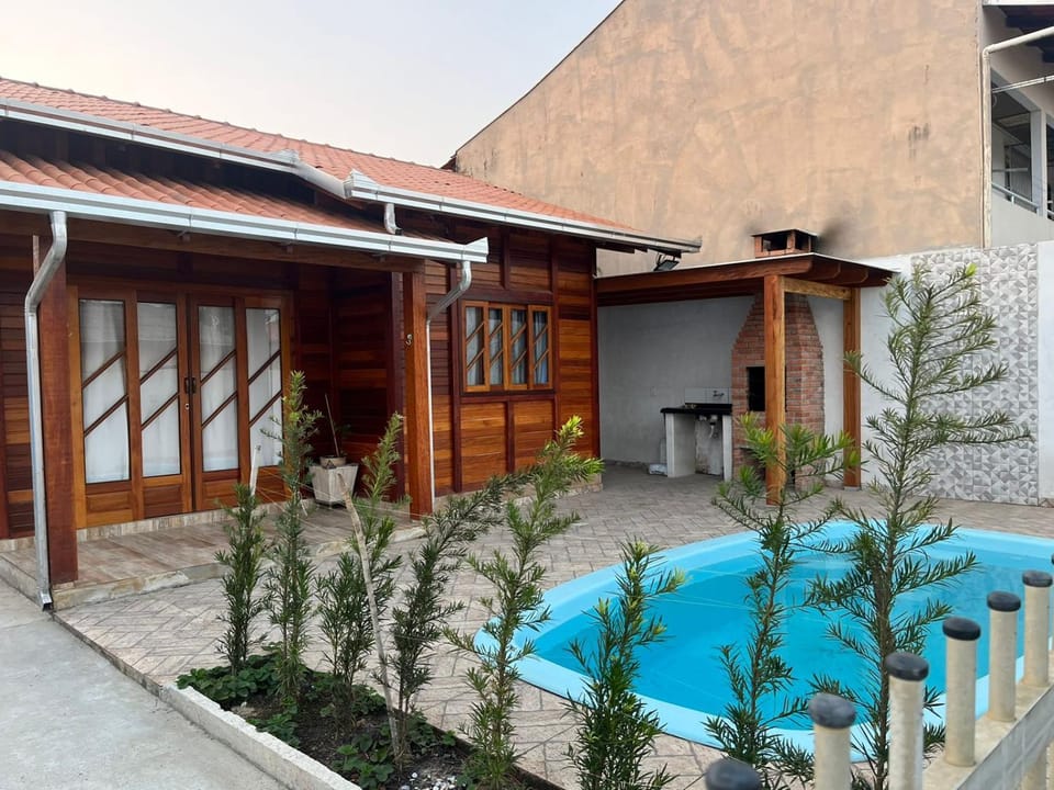 Property building, Day, Pool view, Swimming pool