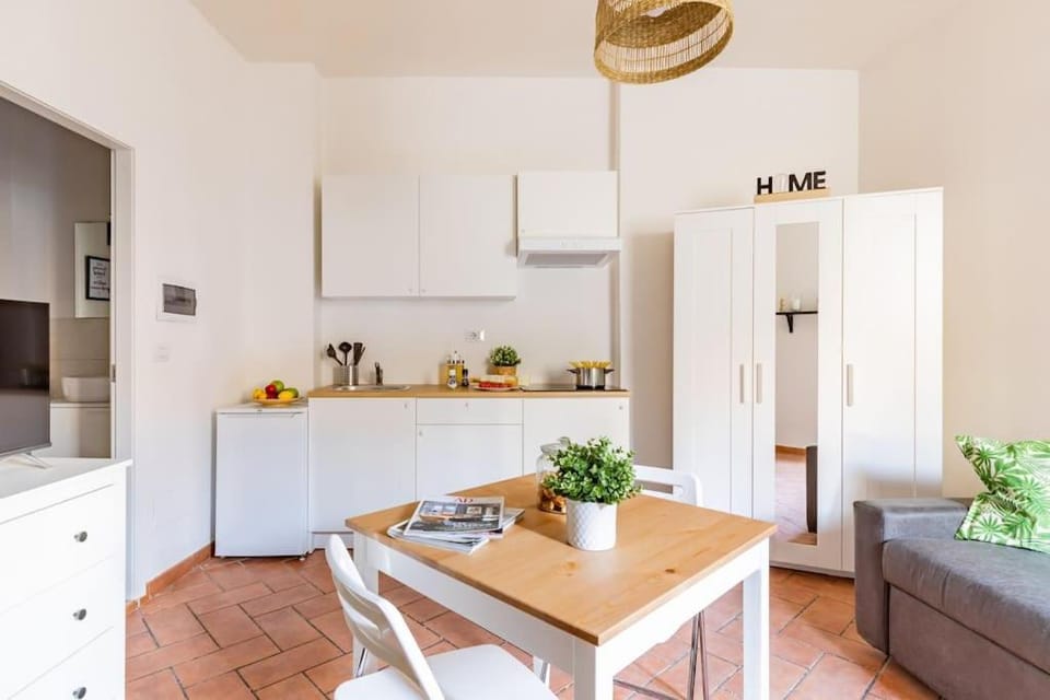 Kitchen or kitchenette, Living room, stove
