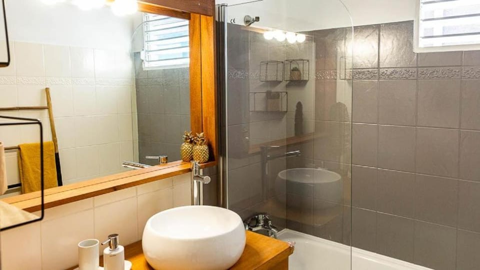 Bathroom, Bath, towels