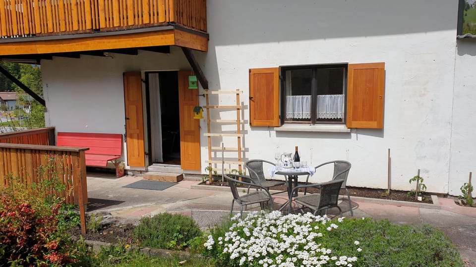 Spring, Garden, Balcony/Terrace