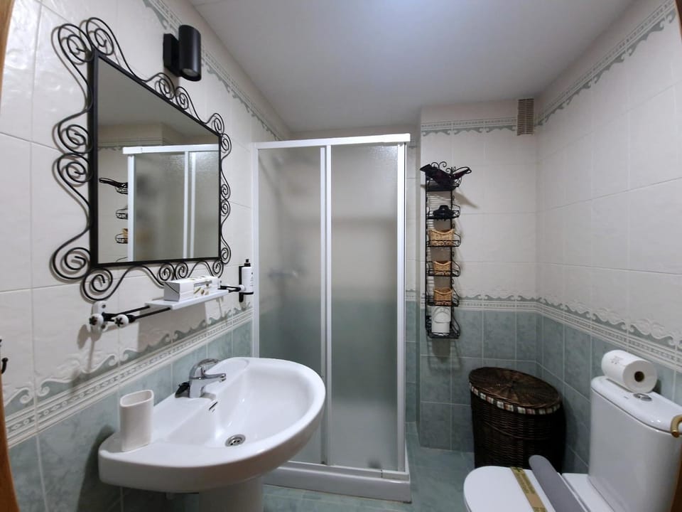 Shower, Bathroom, towels