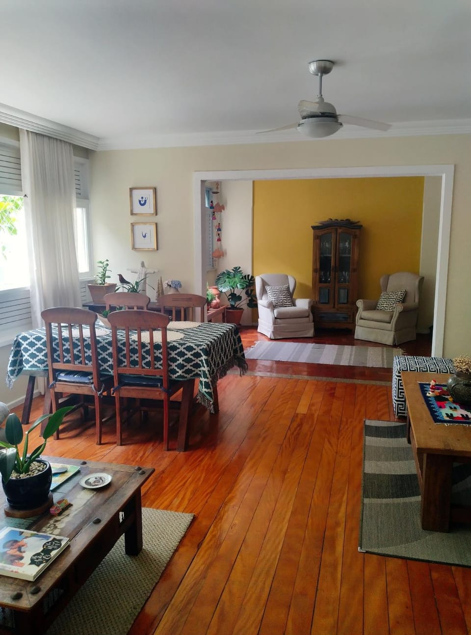 Living room, Seating area, Dining area
