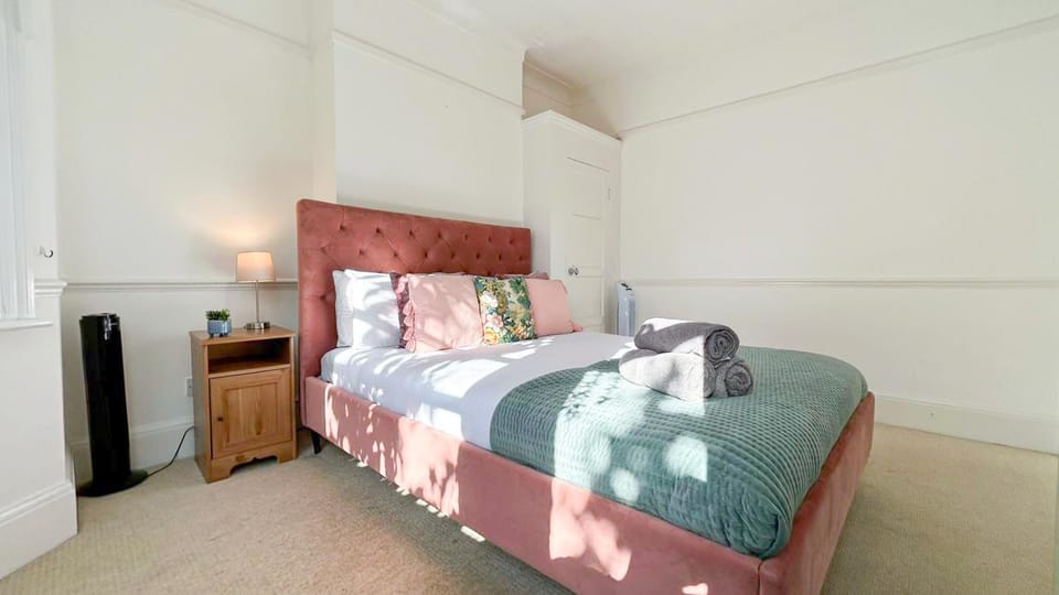Bed, Bedroom, flat iron, heating, internet, storage, towels, wardrobe