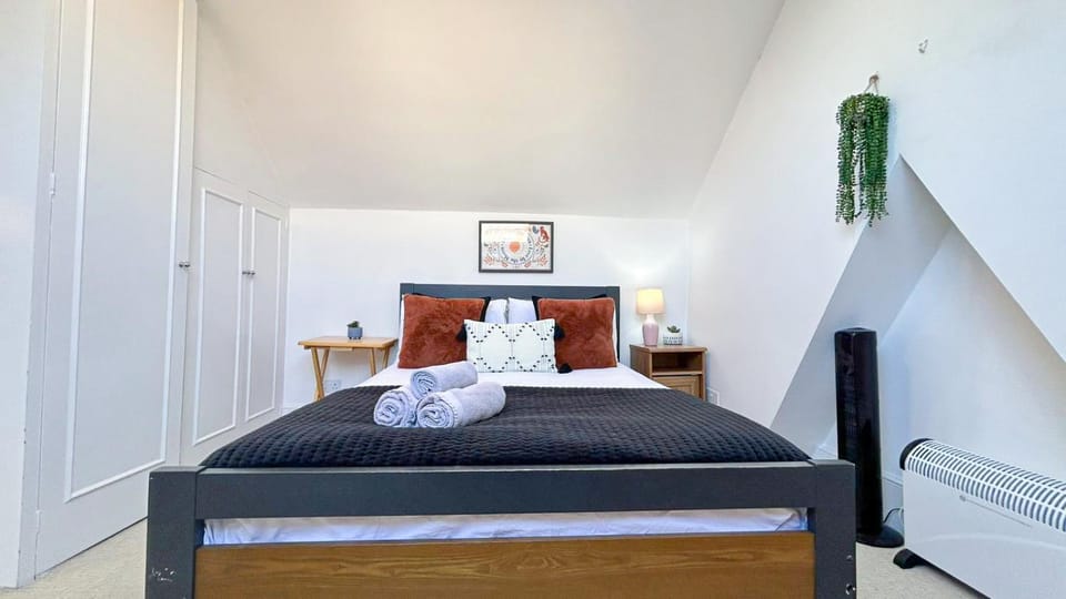 Bed, View (from property/room), Decorative detail, Bedroom, flat iron, hair dryier, heating, internet, storage, towels, wardrobe