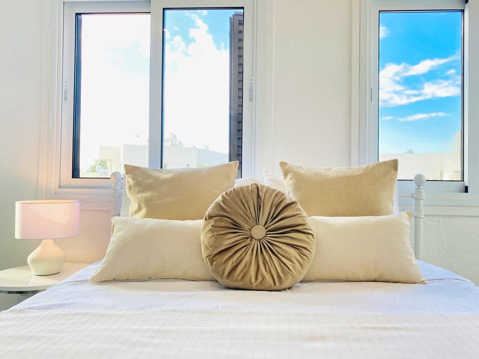 Bed, View (from property/room), Photo of the whole room, Bedroom