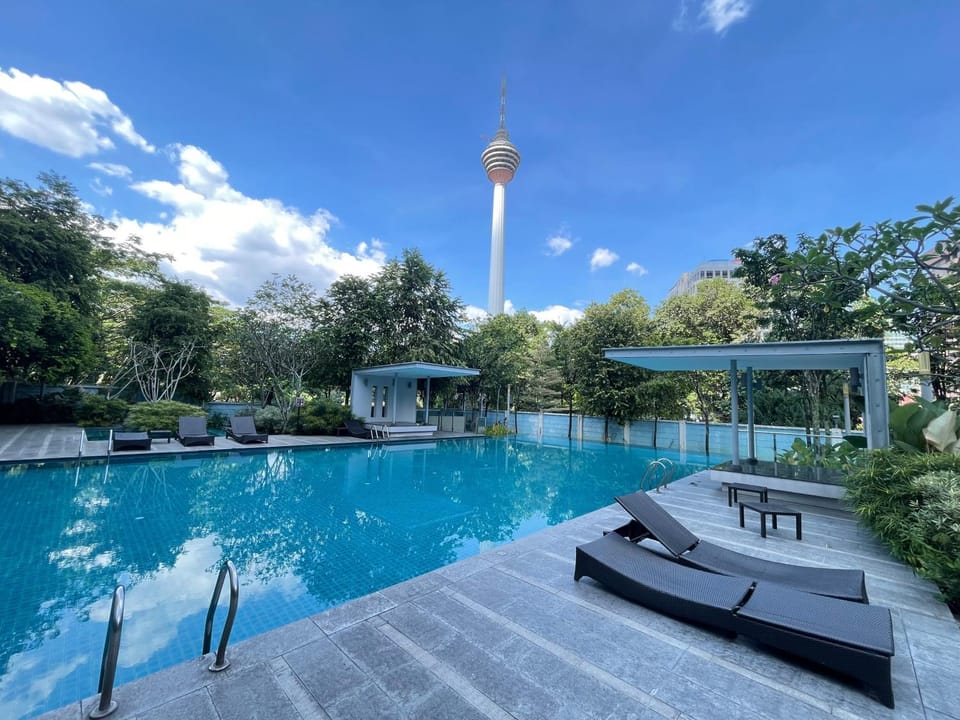 Garden view, Pool view, Swimming pool, sunbed