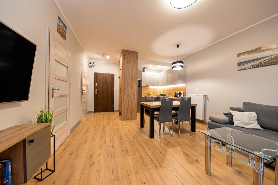 Communal lounge/ TV room, TV and multimedia, Kitchen or kitchenette, Living room, Seating area, Dining area