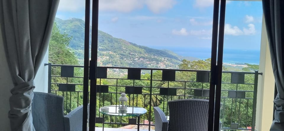 Patio, Natural landscape, View (from property/room), View (from property/room), Balcony/Terrace, Balcony/Terrace, Seating area, Mountain view, Sea view, Sea view