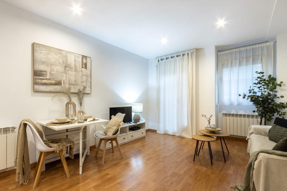 Fantástico loft cerca centro by Lofties Apartment in Terrassa