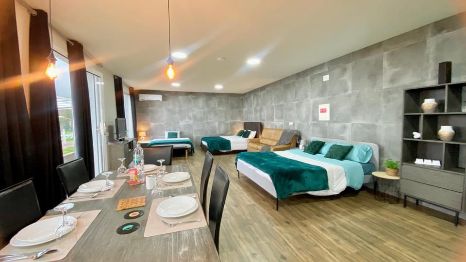 Bed, Living room, Seating area, Dining area, Bedroom