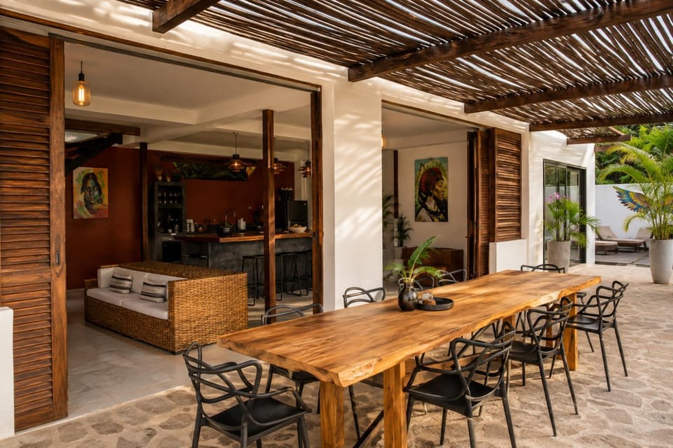 Patio, Day, Living room, Banquet/Function facilities, Seating area, Dining area