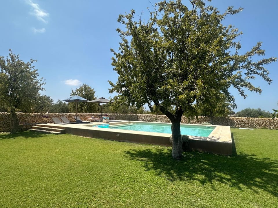 Exclusive Countryside Retreat Charm & Pool Villa in Sicily