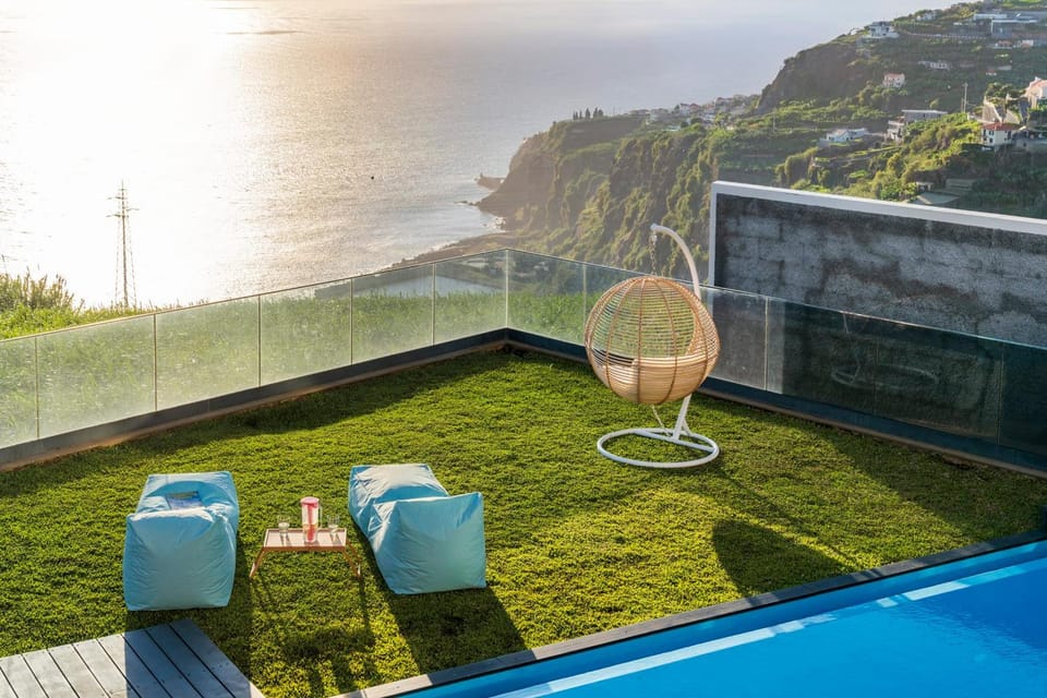 Mountain view, Sea view, Swimming pool