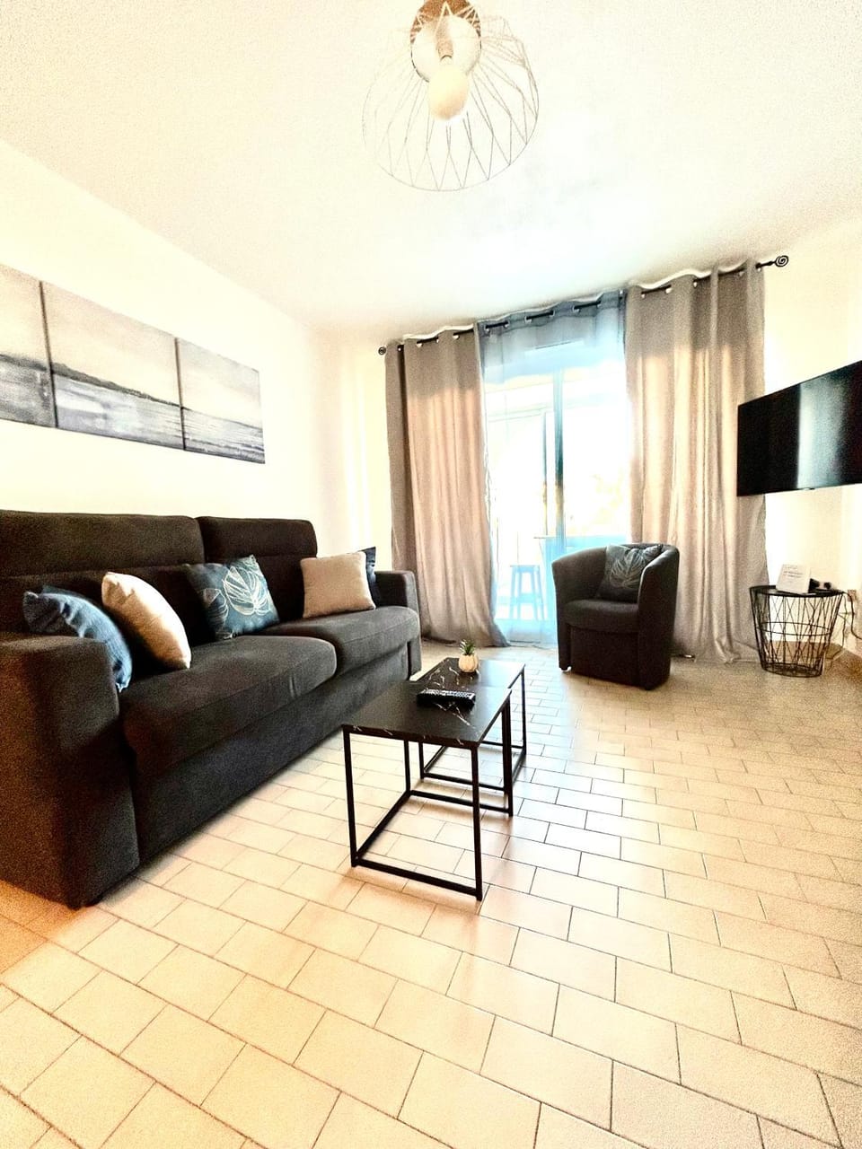 Communal lounge/ TV room, TV and multimedia, Living room