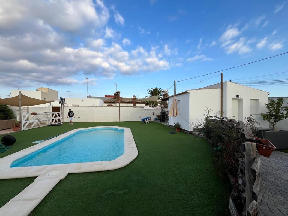 Property building, Swimming pool