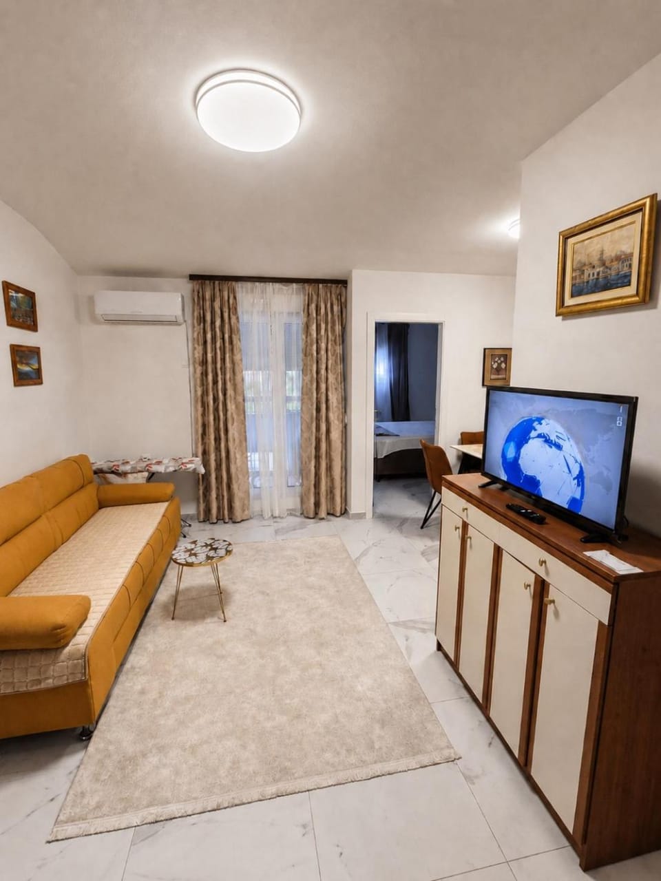 Top lokacija + Besplatan parking Apartment in Budva