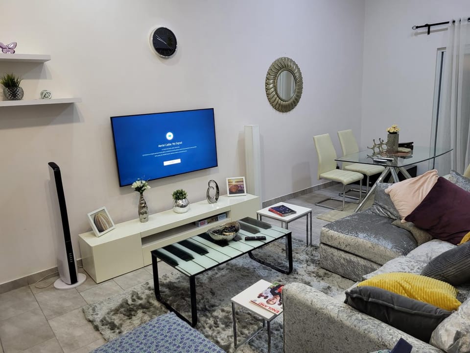 TV and multimedia, Living room, Dining area