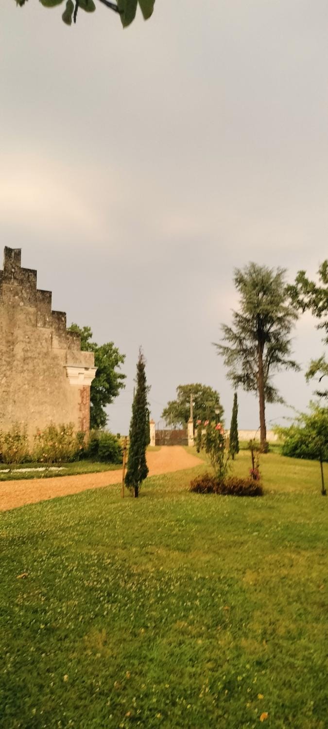 la tour carrée d'un chateau House in Centre-Val de Loire