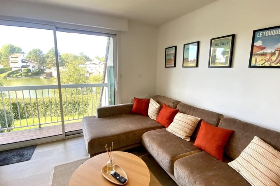 Séjour détente avec vue sur leau Appt pour 6 pers lumineux et confortable Apartment in Hauts-de-France