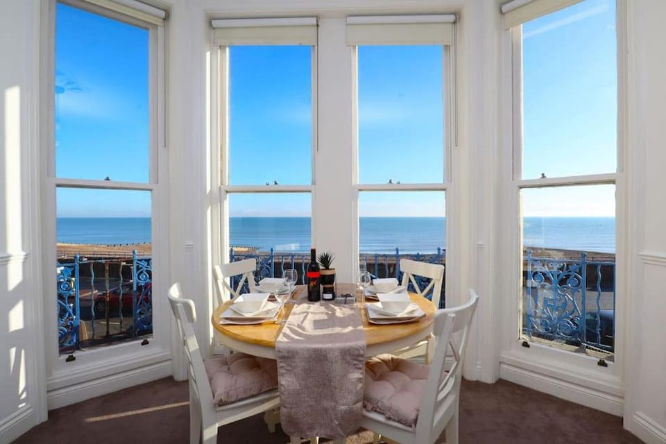 Sea view retreat Apartment in Eastbourne
