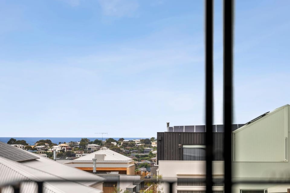 Wurrak Water View 20 Walk to Surf Shops & Cafes House in Torquay