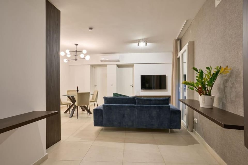 Luxury & Beach 2 min away Apartment in Sliema