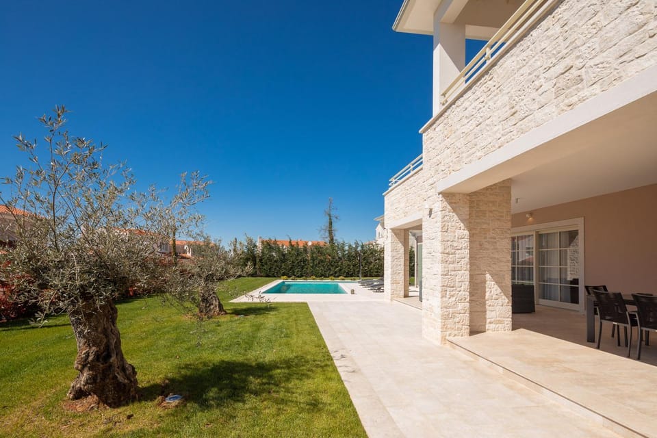 Patio, Garden, Garden view, Pool view