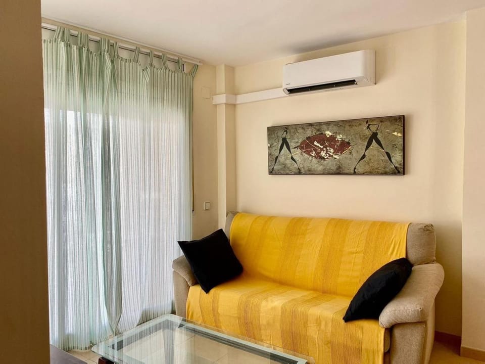 Living room, Dining area, Family
