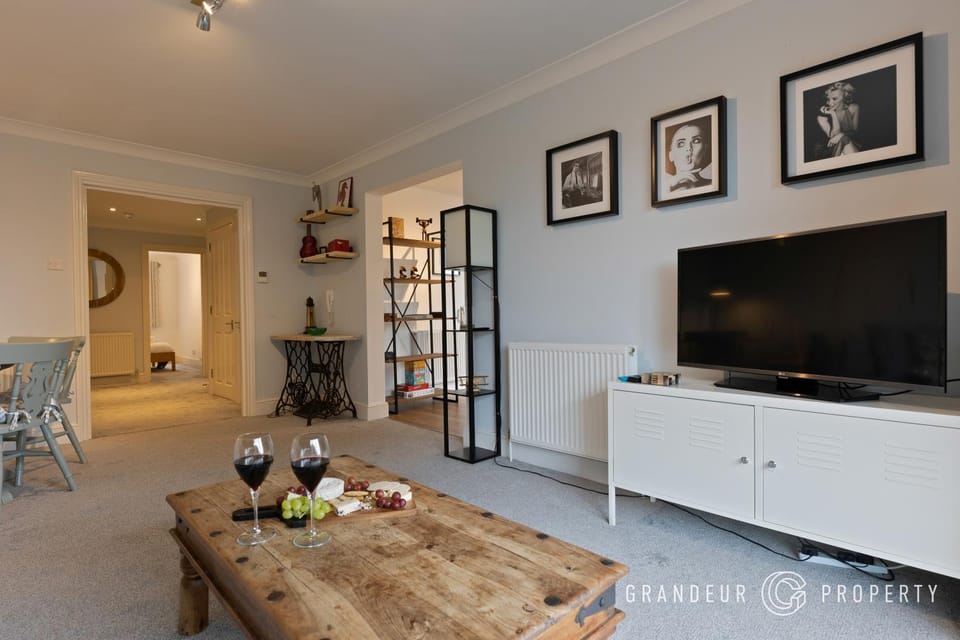 Island Views by Grandeur Property Apartment in Poole