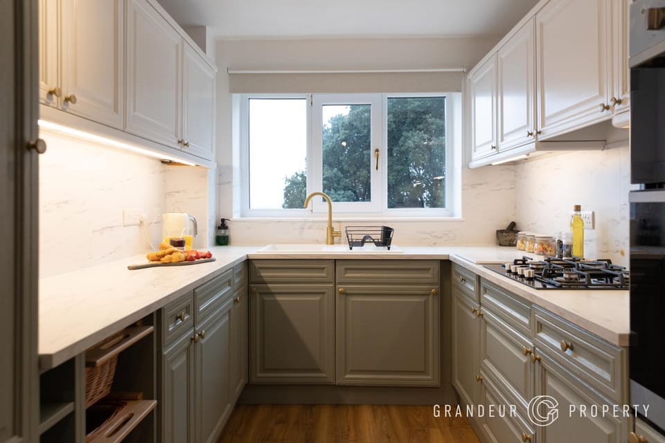 Island Views by Grandeur Property Apartment in Poole