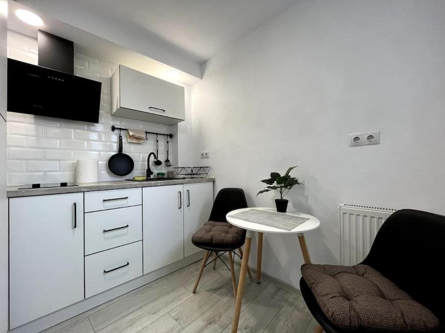 Kitchen or kitchenette, Seating area, Dining area, minibar
