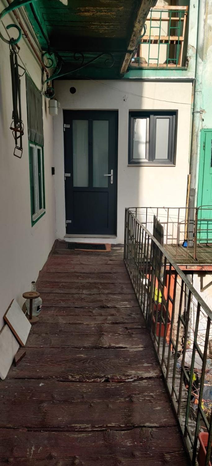 Property building, Facade/entrance, Balcony/Terrace
