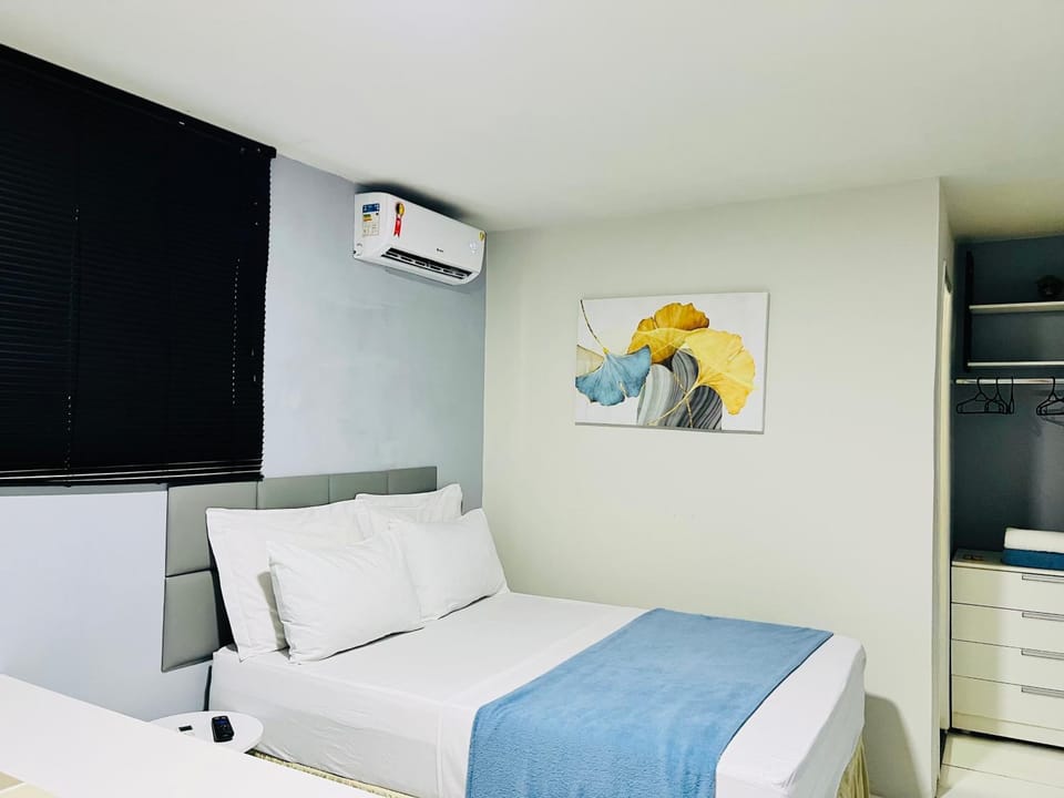 Bed, TV and multimedia, Bedroom, air conditioner