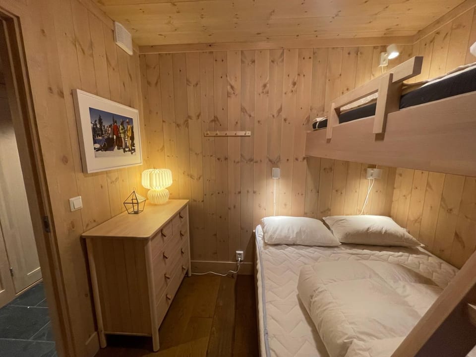 Bed, Bedroom, bunk bed