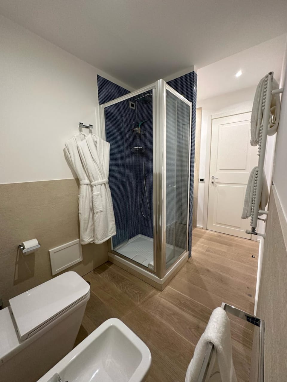 Shower, Bathroom, towels