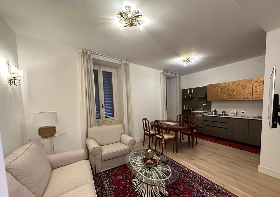 TV and multimedia, Kitchen or kitchenette, Seating area, Dining area