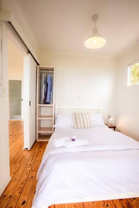 Bed, Bedroom, heating, wardrobe