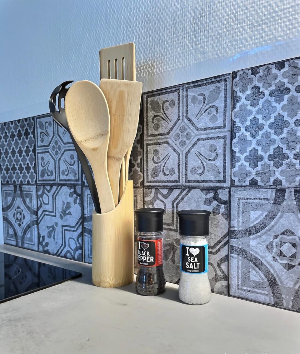 Kitchen or kitchenette, kitchen