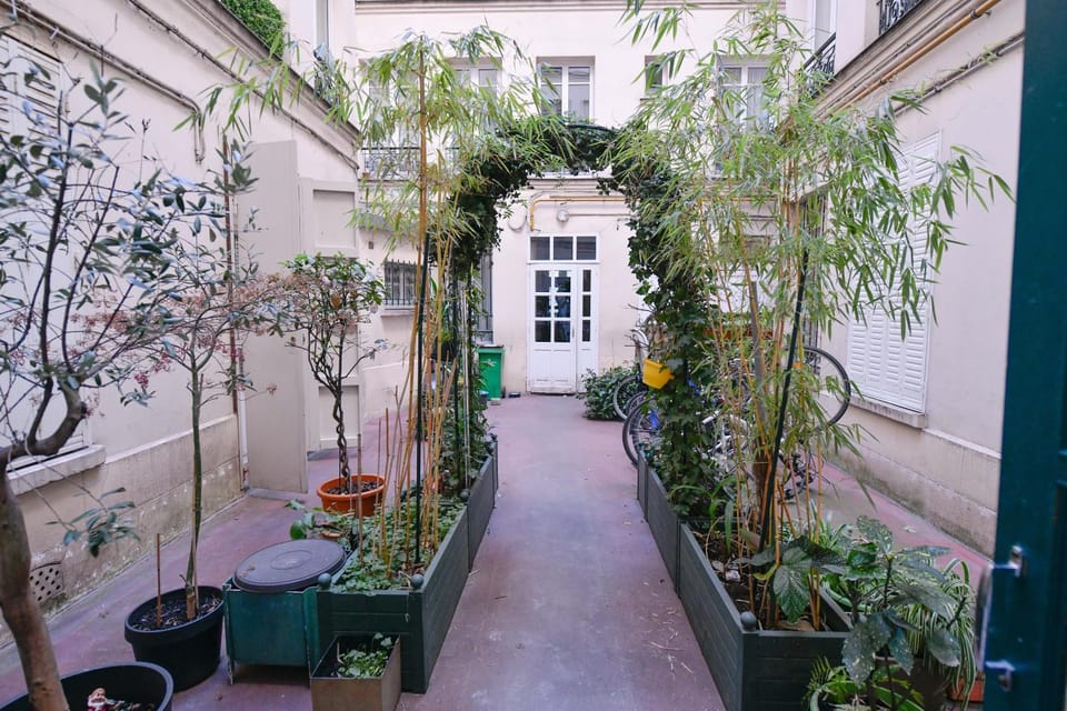 Property building, Facade/entrance